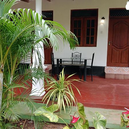 Chanaka Holiday Inn Sigiriya Buitenkant foto