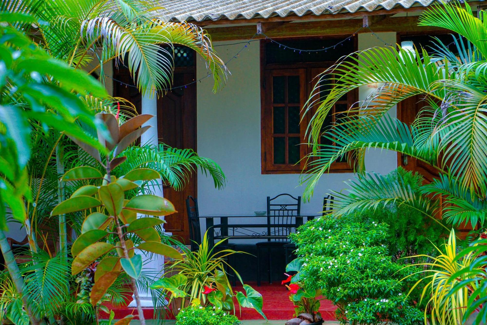 Chanaka Holiday Inn Sigiriya Buitenkant foto