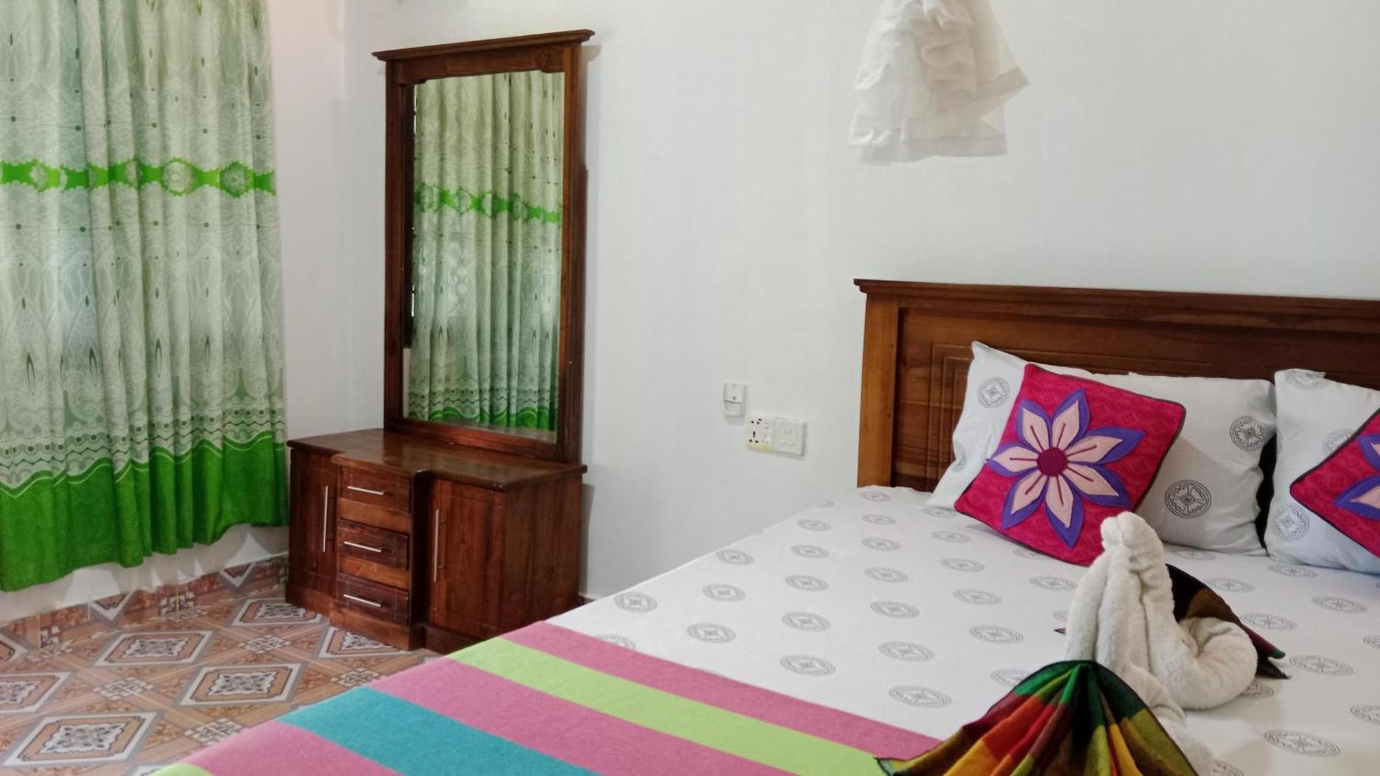 Chanaka Holiday Inn Sigiriya Buitenkant foto