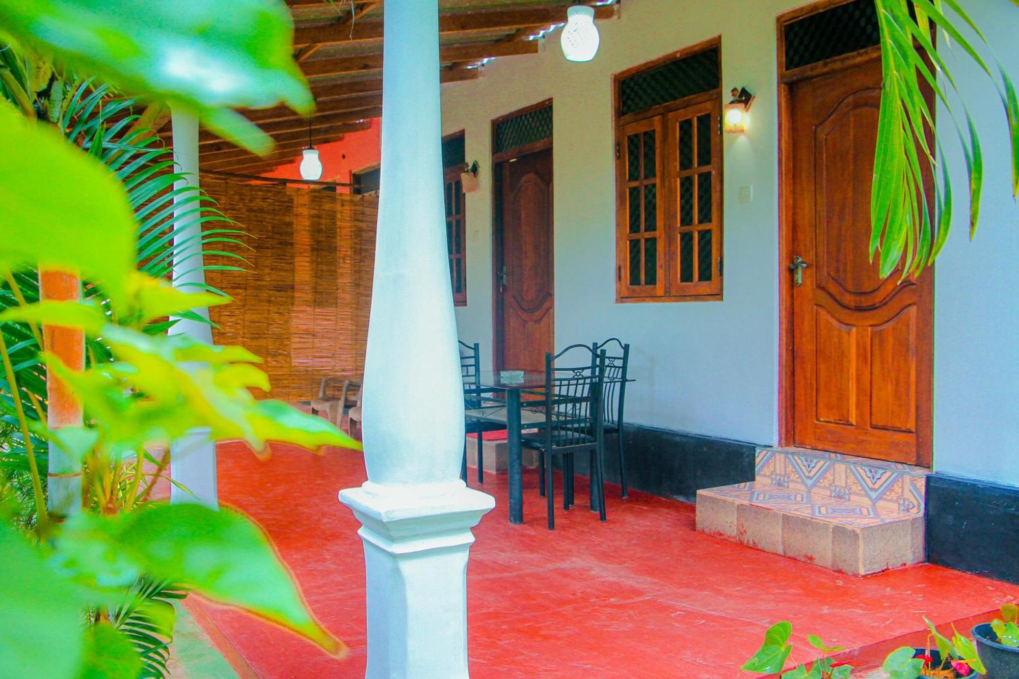 Chanaka Holiday Inn Sigiriya Buitenkant foto