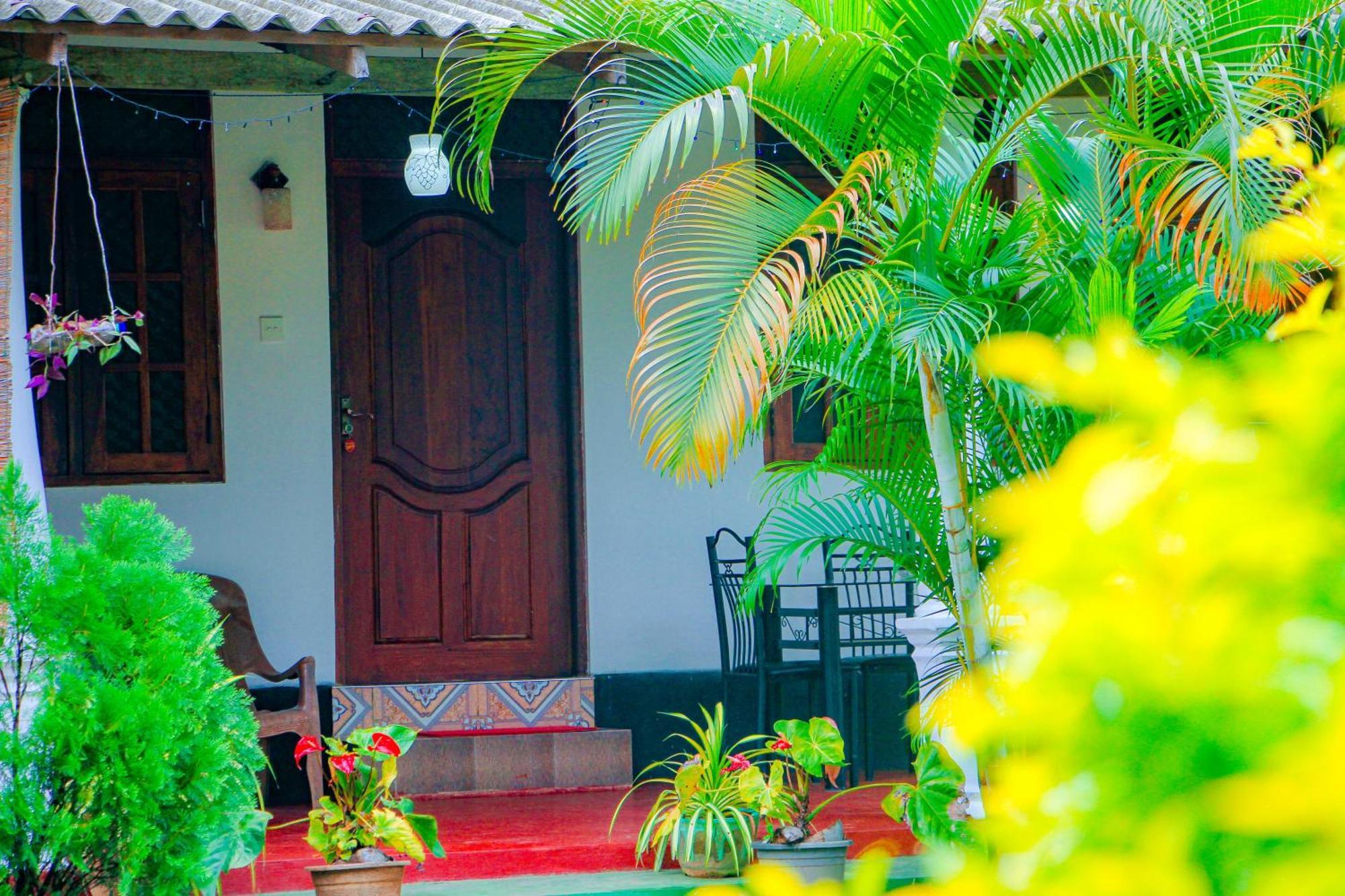 Chanaka Holiday Inn Sigiriya Buitenkant foto