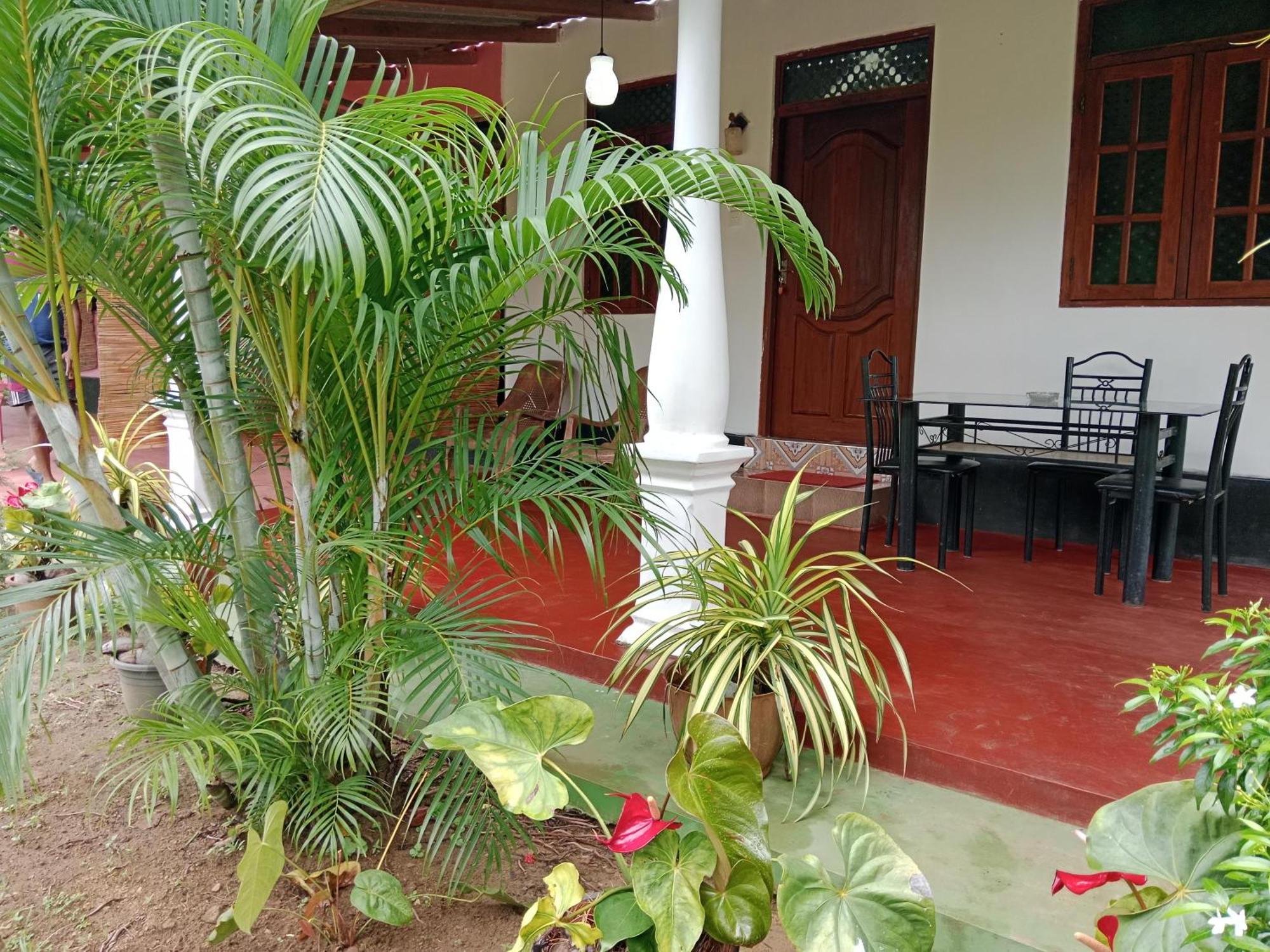 Chanaka Holiday Inn Sigiriya Buitenkant foto